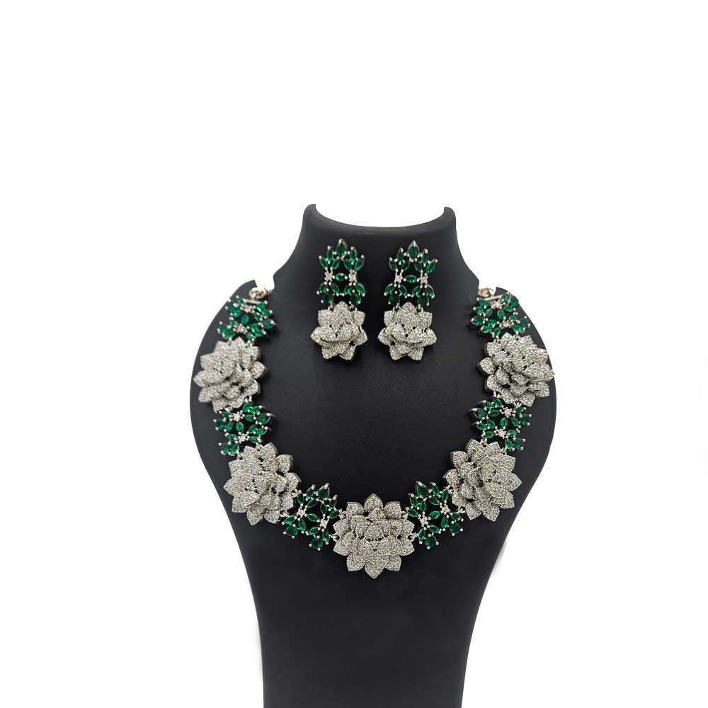 Emerald Flower Necklace Set