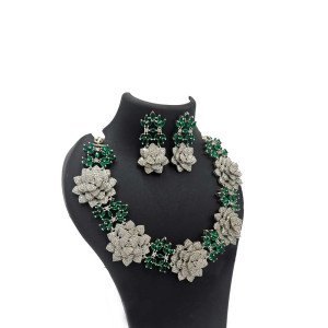 Emerald Flower Necklace Set