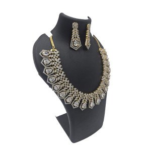 Antique Diamond Look Necklace Set