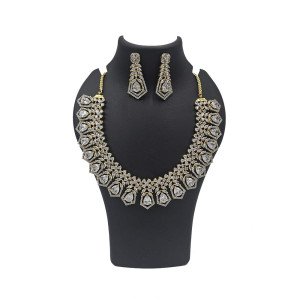 Antique Diamond Look Necklace Set